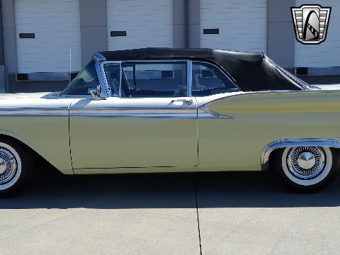 1959 Ford Fairlane 500 image 34