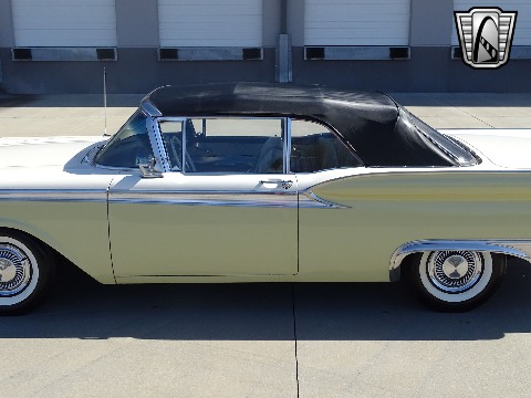 1959 Ford Fairlane 500 image 35