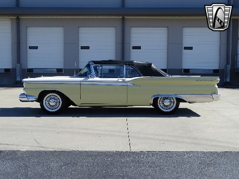 1959 Ford Fairlane 500 image 10