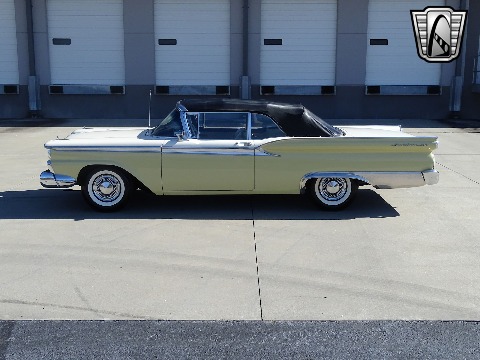 1959 Ford Fairlane 500 image 11
