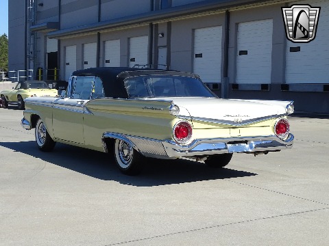 1959 Ford Fairlane 500 image 13