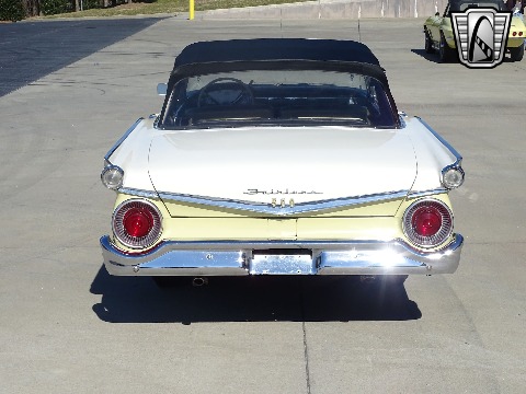 1959 Ford Fairlane 500 image 17