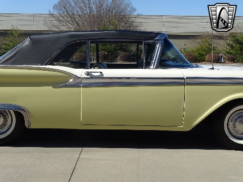 1959 Ford Fairlane 500 image 46