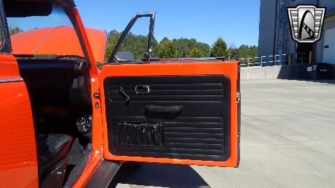 1974 Volkswagen Super Beetle image 95