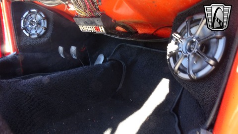 1974 Volkswagen Super Beetle image 96