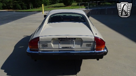 1986 Jaguar XJS image 39