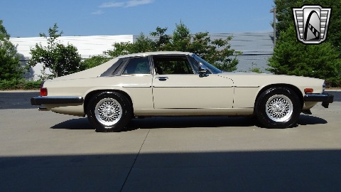 1986 Jaguar XJS image 20