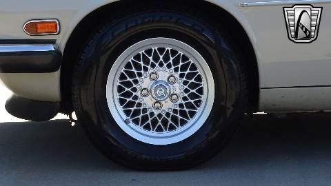 1986 Jaguar XJS image 101