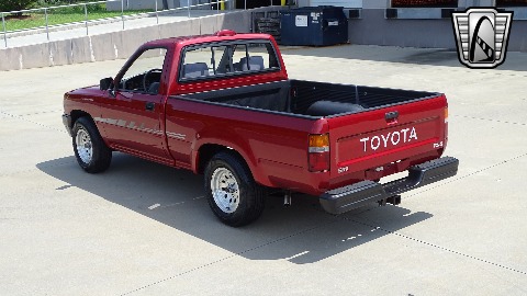 1994 Toyota Pickup image 13