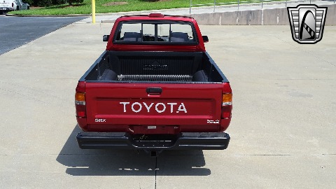 1994 Toyota Pickup image 16