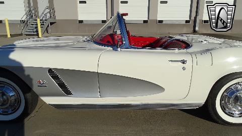 1962 Chevrolet Corvette image 38