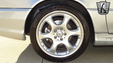 2002 Mercedes-Benz SL500 image 142