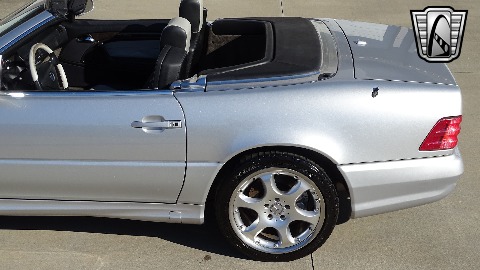 2002 Mercedes-Benz SL500 image 66
