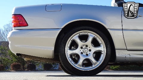 2002 Mercedes-Benz SL500 image 70