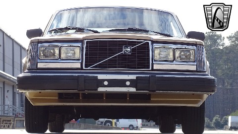 1981 Volvo 262C image 4