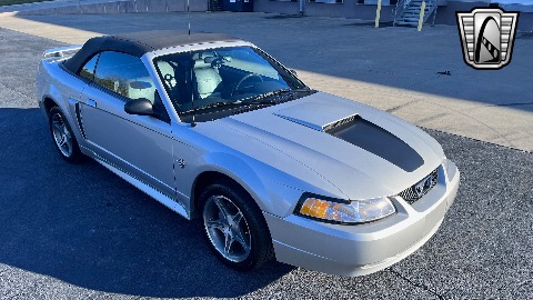 1999 Ford Mustang image 8