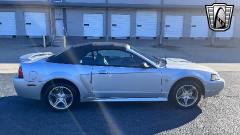 1999 Ford Mustang image 15