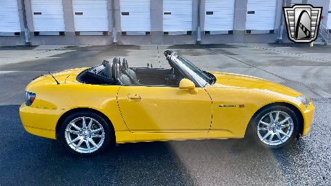 2005 Honda S2000 image 16