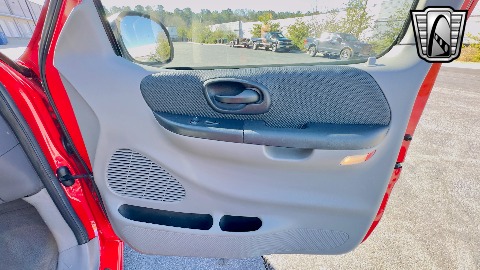 2001 Ford F150 image 70