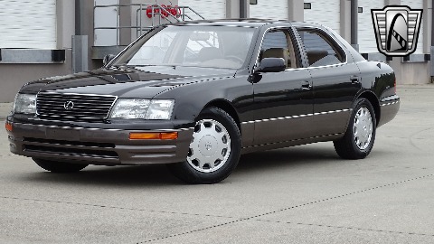 1996 Lexus LS400 image 3
