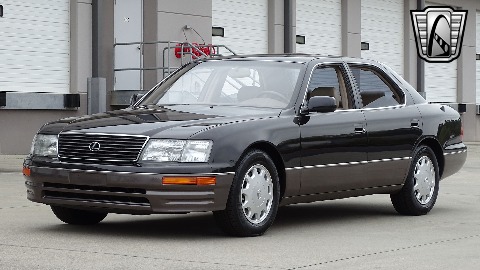 1996 Lexus LS400 image 7
