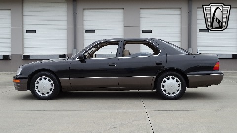 1996 Lexus LS400 image 10