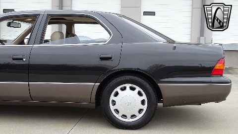 1996 Lexus LS400 image 37