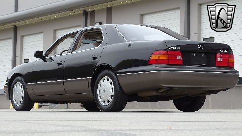 1996 Lexus LS400 image 12