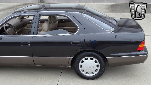 1996 Lexus LS400 image 38