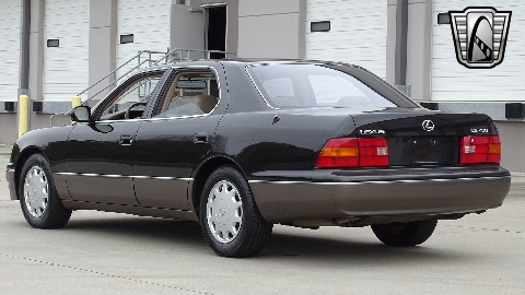 1996 Lexus LS400 image 13