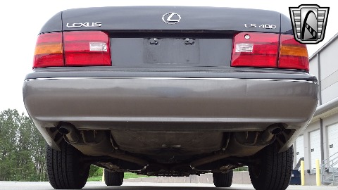 1996 Lexus LS400 image 39