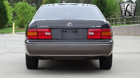 1996 Lexus LS400 image 16