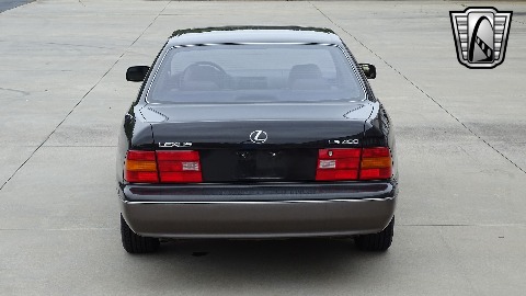 1996 Lexus LS400 image 17