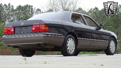 1996 Lexus LS400 image 18