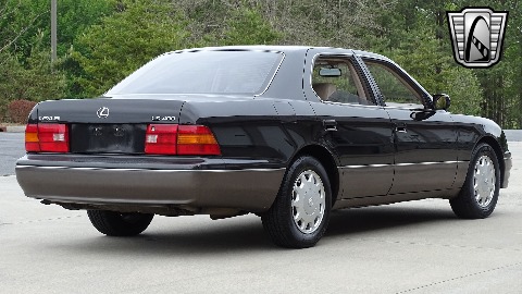 1996 Lexus LS400 image 19