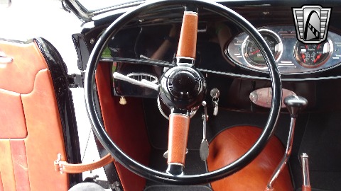 1932 Ford Roadster image 90