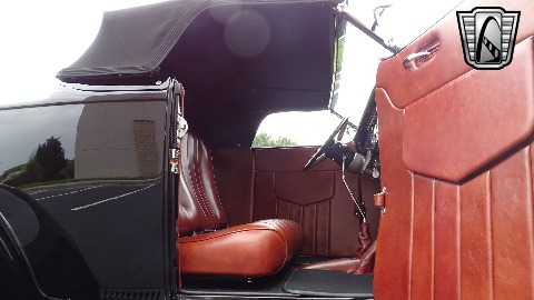 1932 Ford Roadster image 96