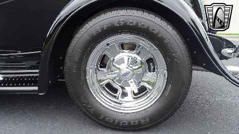 1932 Ford Roadster image 105