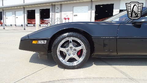 1985 Chevrolet Corvette image 30