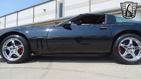 1985 Chevrolet Corvette image 33