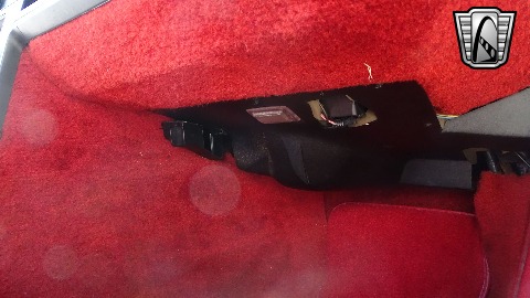 1985 Chevrolet Corvette image 85