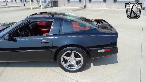 1985 Chevrolet Corvette image 38