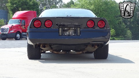 1985 Chevrolet Corvette image 15