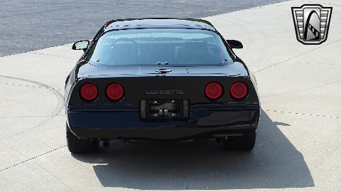 1985 Chevrolet Corvette image 17