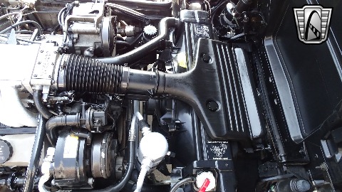 1985 Chevrolet Corvette image 96