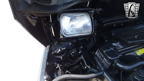 1985 Chevrolet Corvette image 100