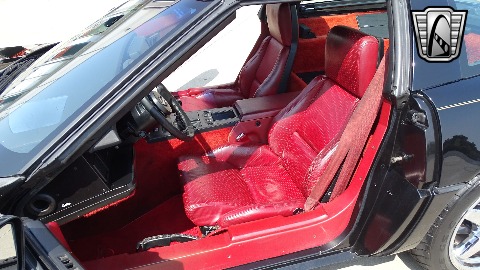 1985 Chevrolet Corvette image 75