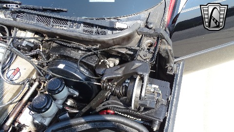 1985 Chevrolet Corvette image 101