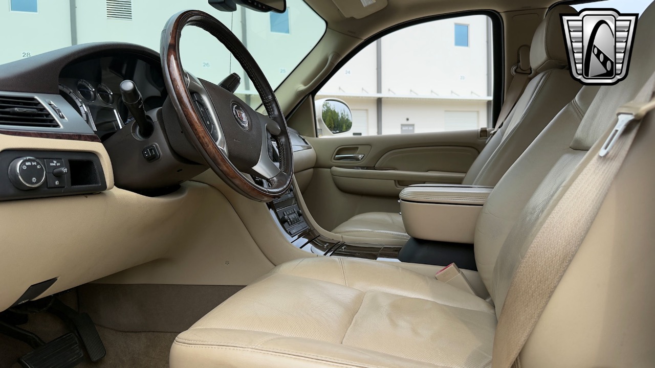 2009 Cadillac Escalade EXT. 16
