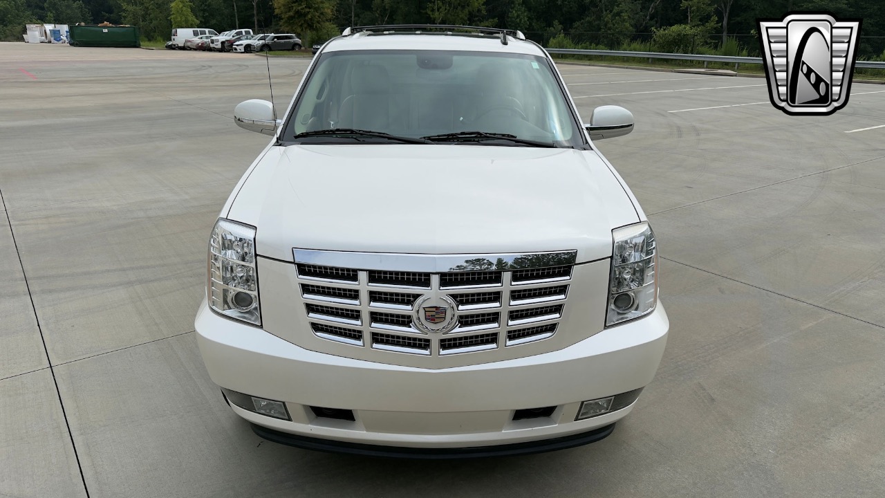 2009 Cadillac Escalade EXT. 33